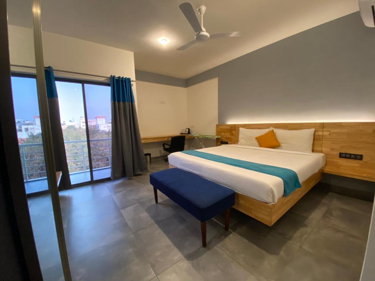 העיר בנגלור Aura Corporate Suites מראה חיצוני תמונה